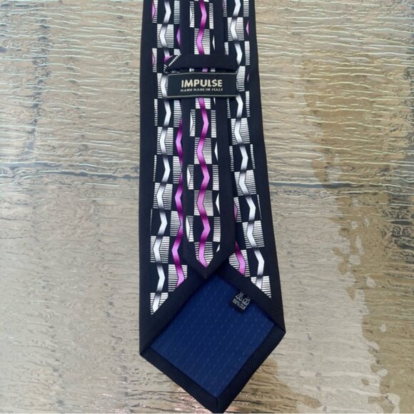 💕2/$30💕Impulse 100% Silk Pink, Silver And Black Geometric Pattern Tie - Picture 7 of 9